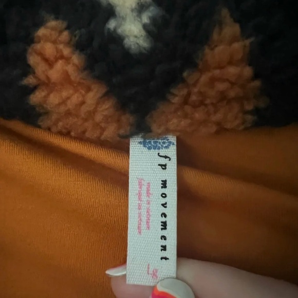 Geometric Patterned Fleece Jacket - Picture 3 of 3